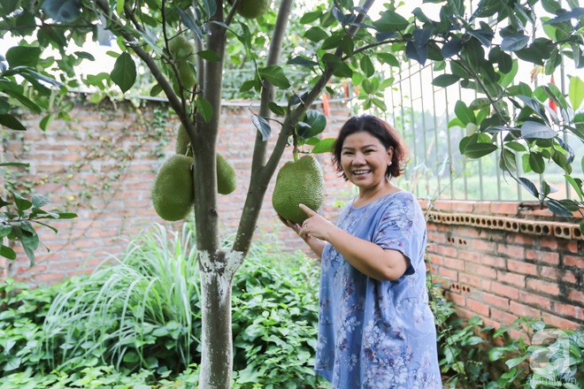 Chuyện tình xúc động của NSND Thanh Hoa: Gần 70 tuổi mới được mặc váy cô dâu