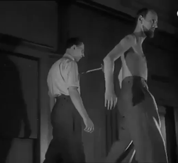 Đâm kiếm xuyên qua lồng ngực tới 500 lần, người đàn ông vẫn bình an vô sự một cách bí ẩn