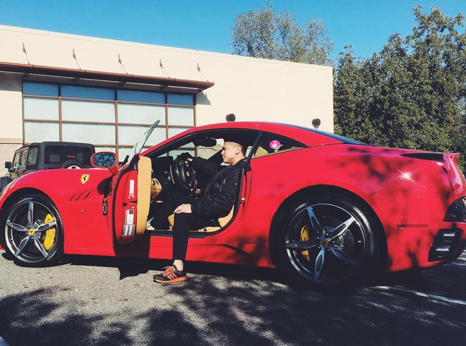 Thiếu gia 9X nổi nhất Hội con nhà giàu Việt: Du học Mỹ, sở hữu cả dàn siêu xe lóa mắt