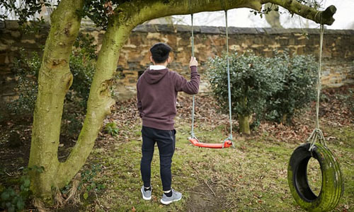 Thanh niên Việt kể về cuộc sống địa ngục tại trang trại cần sa Anh