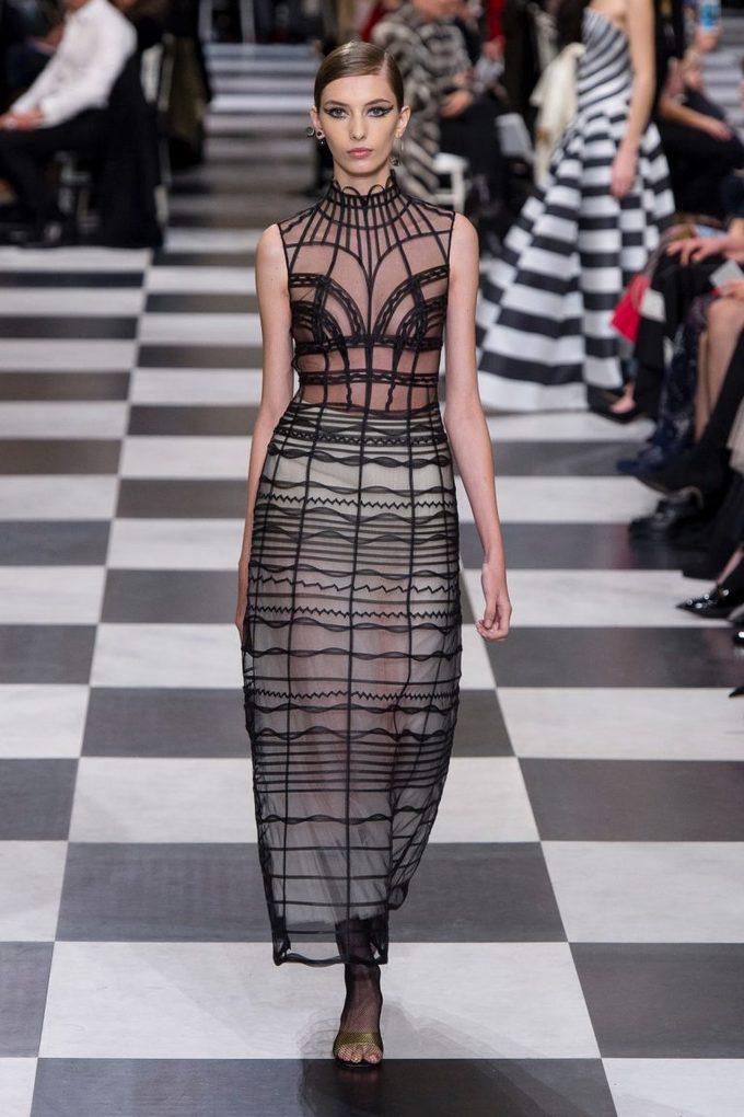 12 mẫu váy mới nhất khiến mọi cô gái khát khao một lần được diện!