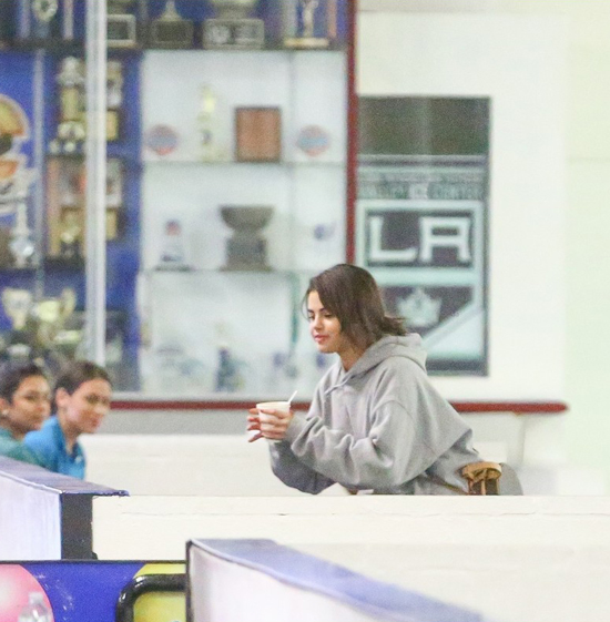 Selena Gomez và Justin Bieber đi học kinh thánh cùng nhau