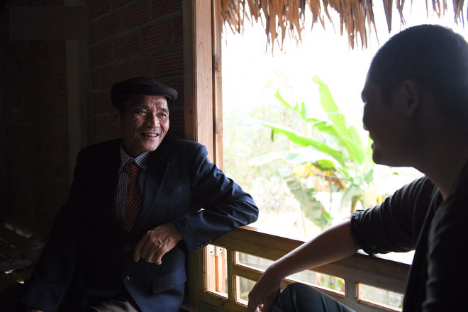 Đằng sau quả bom Bùi Tiến Dũng là khoảng lặng quý giá của Công Phượng