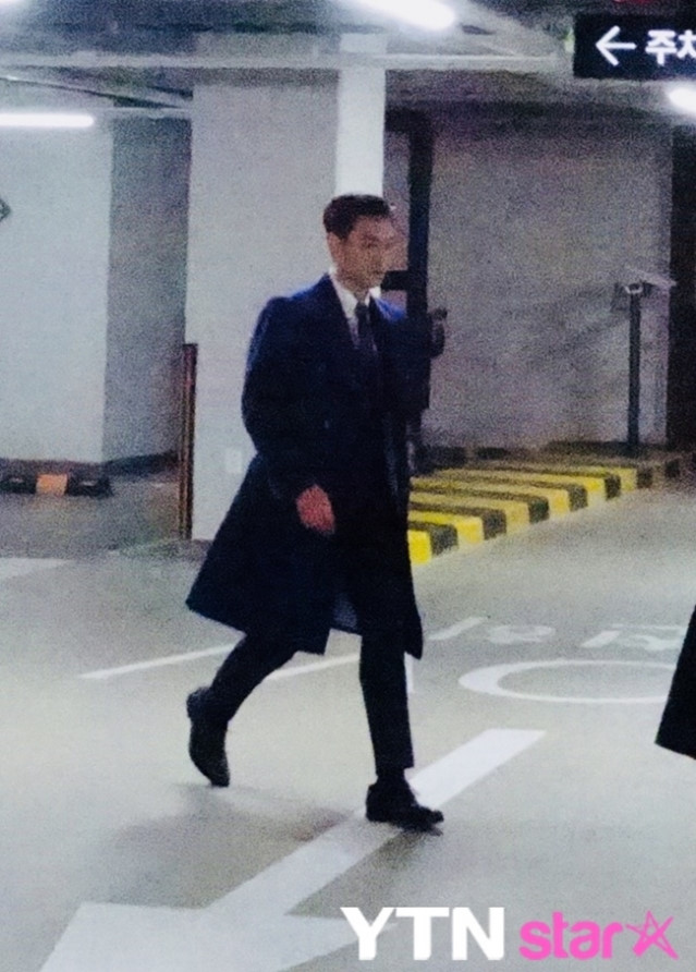 Lễ cưới Taeyang: Bức ảnh hiếm hoi của cô dâu và chú rể