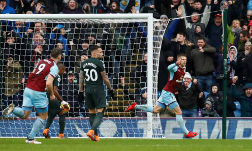 Man City bị cầm chân bởi ngựa ô Burnley