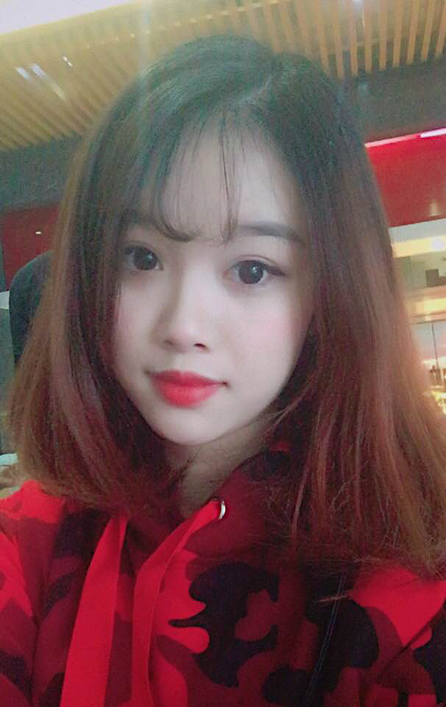 Cô gái xinh đẹp được Văn Toàn U23 đính kèm vào TP.HCM là ai?