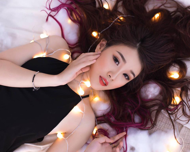 Cô gái xinh đẹp được Văn Toàn U23 đính kèm vào TP.HCM là ai?