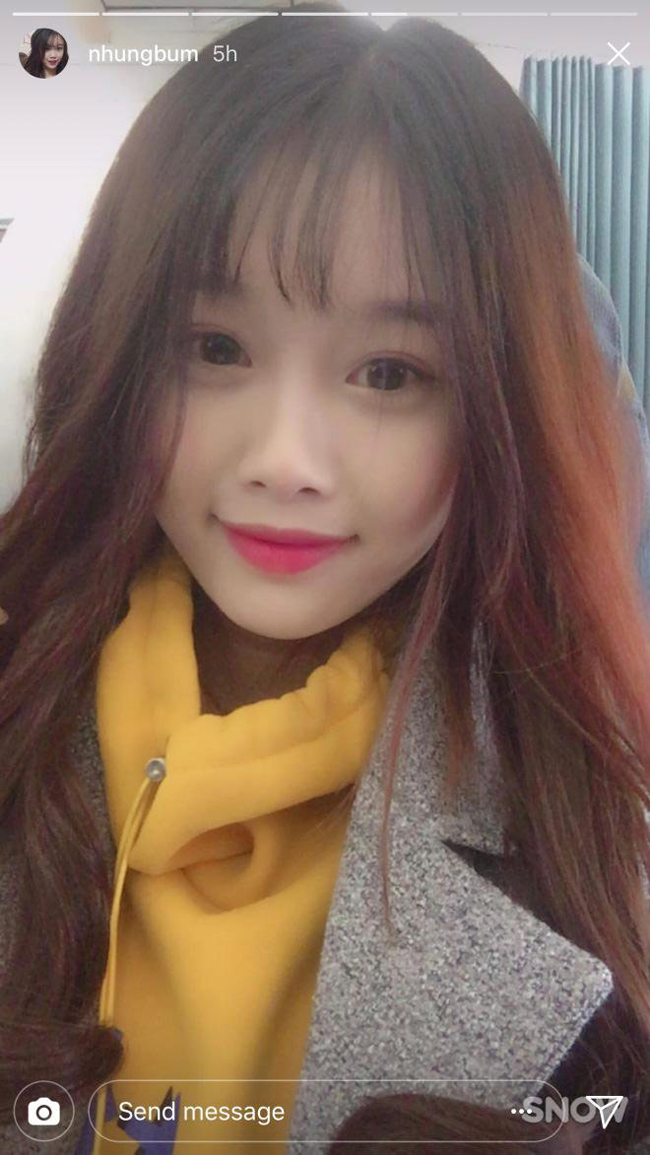 Cô gái xinh đẹp được Văn Toàn U23 đính kèm vào TP.HCM là ai?