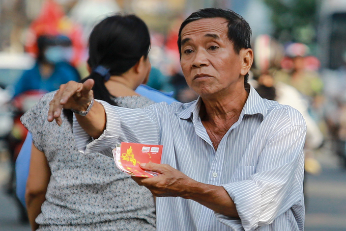 Vé chợ đen công khai rao bán trước giờ giao lưu với tuyển U23