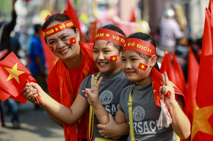 Vé chợ đen công khai rao bán trước giờ giao lưu với tuyển U23