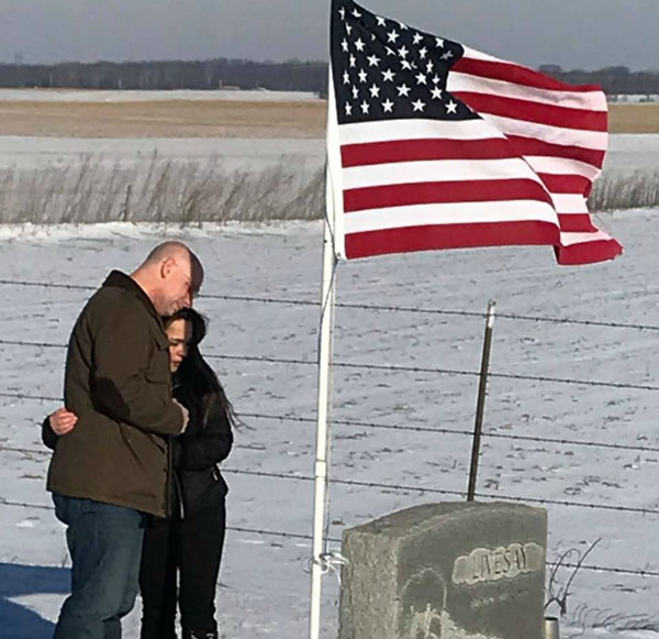 Người đàn ông Mỹ bất ngờ tìm được em gái ở Philippines nhờ ADN