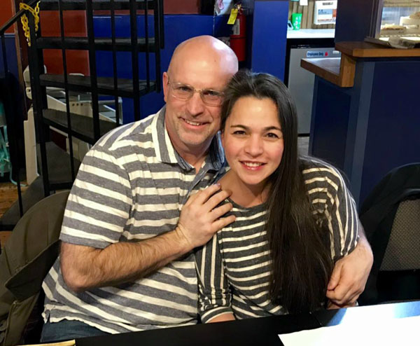 Người đàn ông Mỹ bất ngờ tìm được em gái ở Philippines nhờ ADN