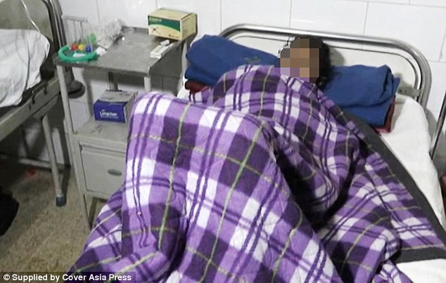 Hai ngày kinh hoàng của người vợ bị chồng nhét cả chày vào bụng vì vô sinh