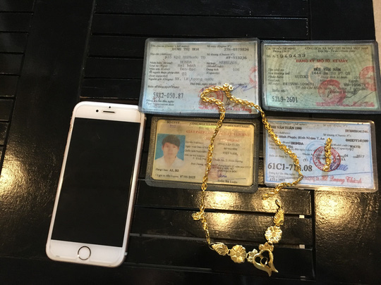 Sau 5 phút, bắt nóng gã giật dây chuyền phụ nữ