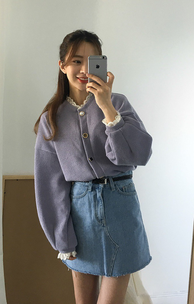 Dịp tết này các nàng hãy tranh thủ sắm ngay áo cardigan cổ tròn bà ngoại đang là mốt Dịp tết này các nàng hãy tranh thủ sắm ngay áo cardigan cổ tròn bà ngoại đang là mốt