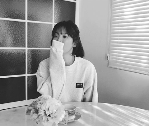 Song Hye Kyo khoe ảnh mới nhất lên mạng xã hội, fan chỉ biết thốt lên: Song Joong Ki chăm vợ thật khéo Song Hye Kyo khoe ảnh mới nhất lên mạng xã hội, fan chỉ biết thốt lên: Song Joong Ki chăm vợ thật khéo