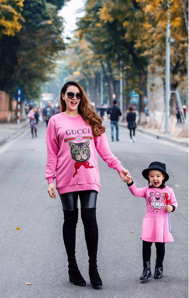 Người mẫu Trang Nhung hạ sinh quý tử nặng gần 4kg cho chồng thiếu gia