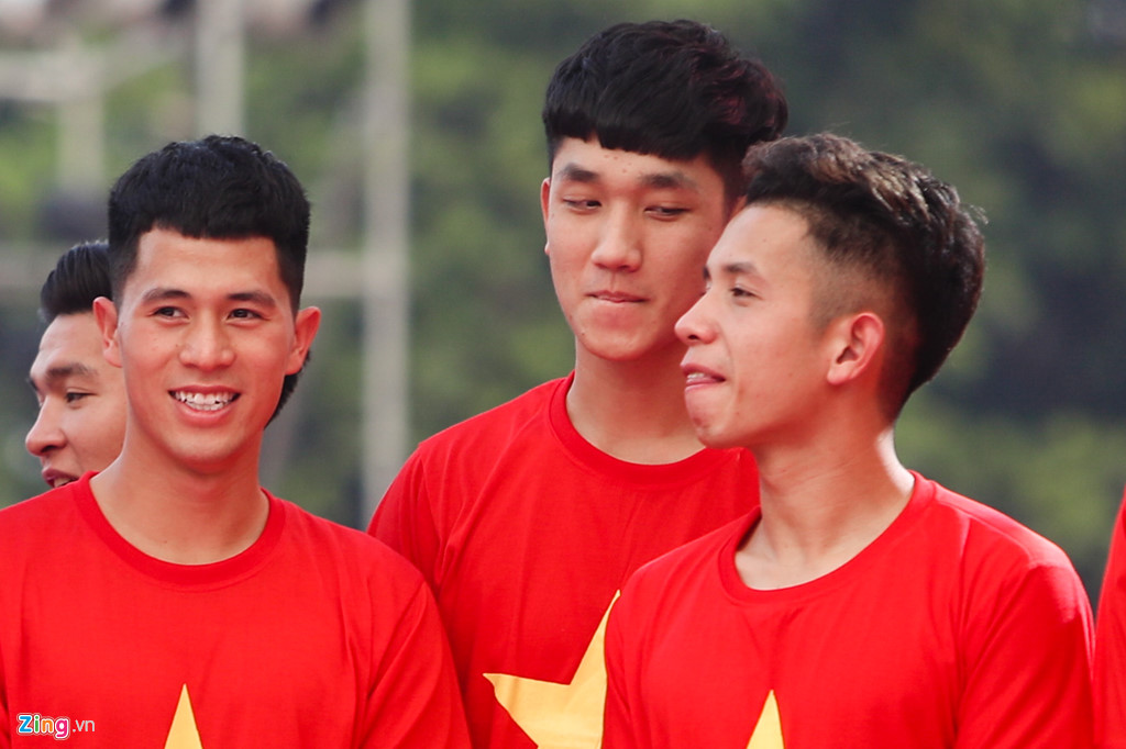 Khoảnh khắc đáng yêu của các chàng trai U23 Việt Nam ở lễ vinh danh