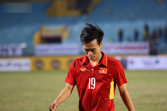 Rời U23 Việt Nam trở về HAGL, sát thủ ngày nào đối diện thực tại khó khăn