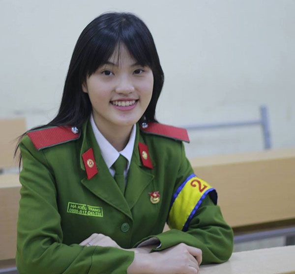 Nữ sinh viên Cảnh sát 5 tốt Hà Kiều Trang