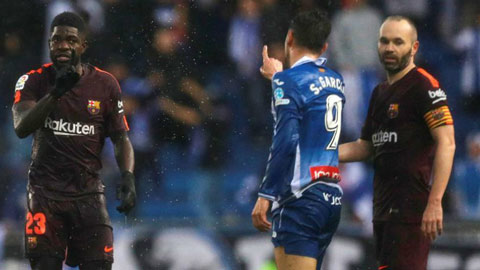 Umtiti đòi tẩn cầu thủ Espanyol trong đường hầm Umtiti đòi tẩn cầu thủ Espanyol trong đường hầm