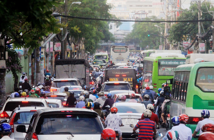 Ùn tắc trùng trùng, lớp lớp những ngày cận Tết