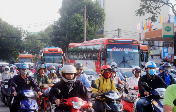 Ùn tắc trùng trùng, lớp lớp những ngày cận Tết