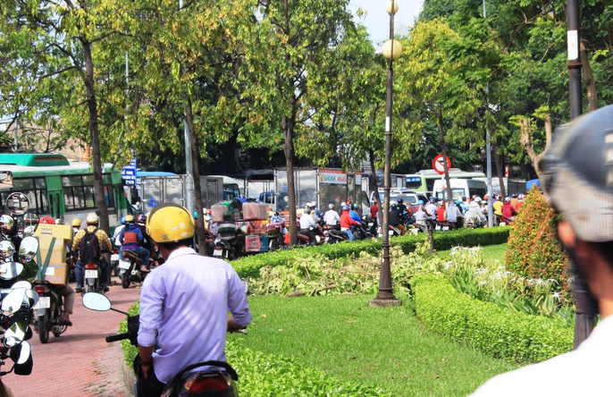 Ùn tắc trùng trùng, lớp lớp những ngày cận Tết