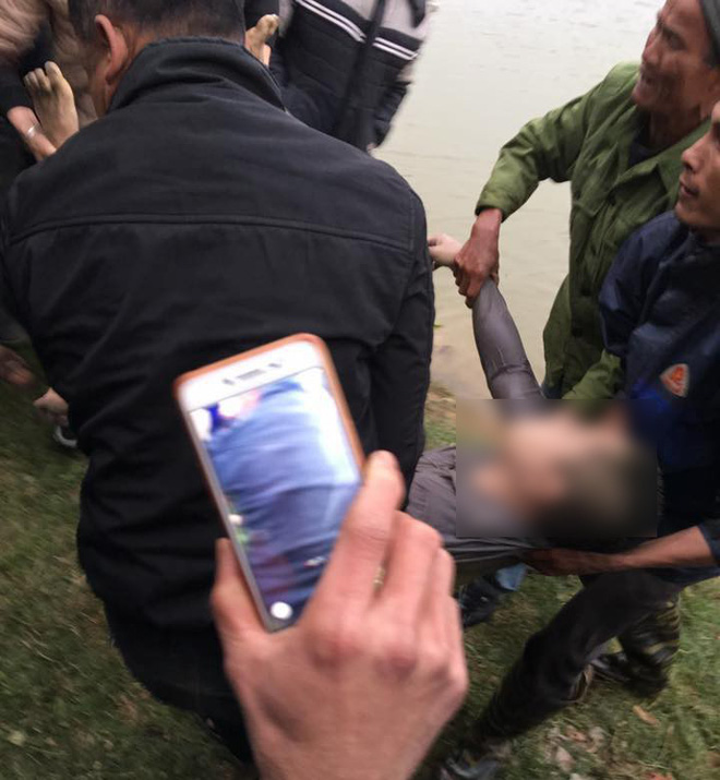 Vụ 4 người trong gia đình đuối nước: 3 nạn nhân tìm thấy cùng một chỗ, một cháu bé cứu lên gần bờ thì tử vong