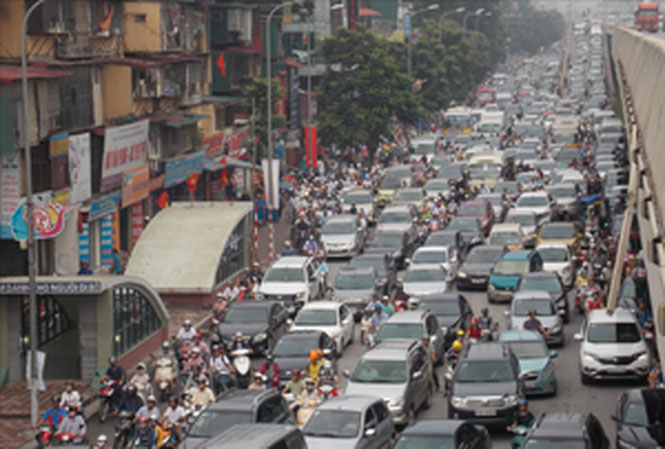 Hà Nội: Giáp tết, nhiều tuyến đường tê liệt