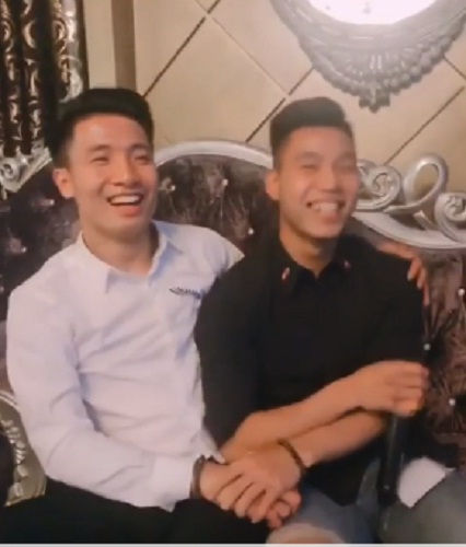 Đứng hình Bùi Tiến Dũng, Văn Thanh...đẹp như soái ca, hát cực hay