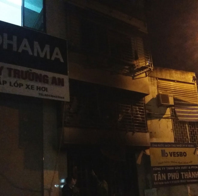 Hà Nội: Cháy nhà trên phố Trương Định, 6 người trong một gia đình thoát chết