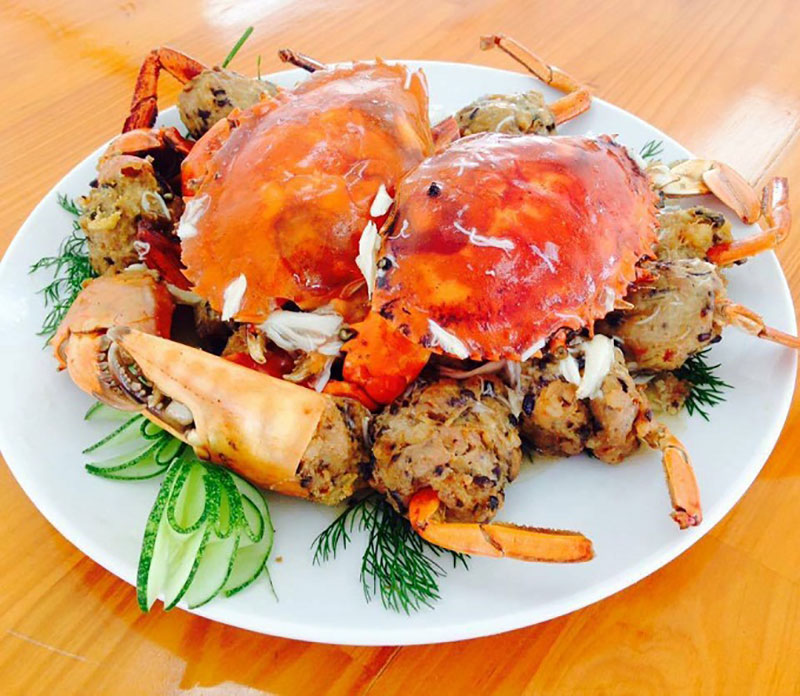 Mâm cỗ cúng ông Táo 6 triệu, chị em công sở đổ đi xô đặt