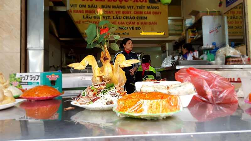 Mâm cỗ cúng ông Táo 6 triệu, chị em công sở đổ đi xô đặt