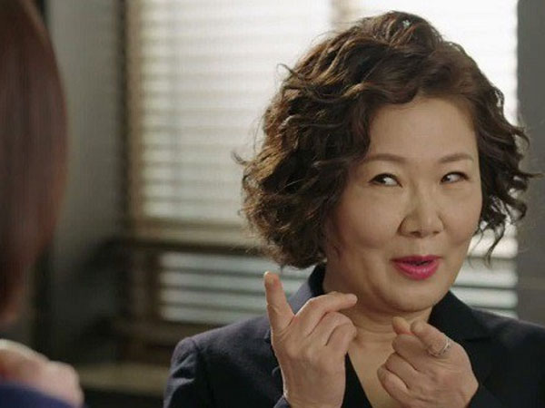 Khi tôi nhờ mẹ chồng trông cháu giúp để đi làm, câu nói của bà khiến tôi cứng họng