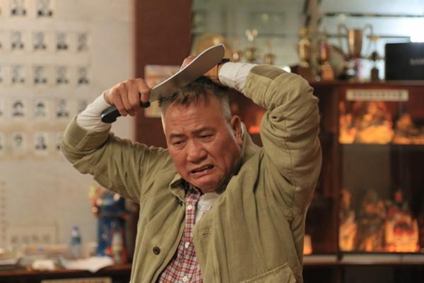 Ngoại hình kém nổi trội, Ảnh đế Cbiz gặp kiếp nghèo khố rách áo ôm