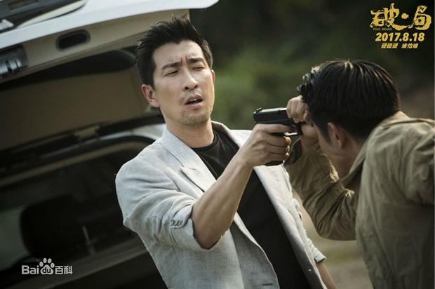 Ngoại hình kém nổi trội, Ảnh đế Cbiz gặp kiếp nghèo khố rách áo ôm