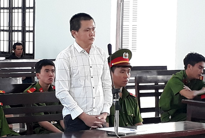 Kẻ giết vợ rồi cứa cổ tự sát lĩnh 15 năm tù