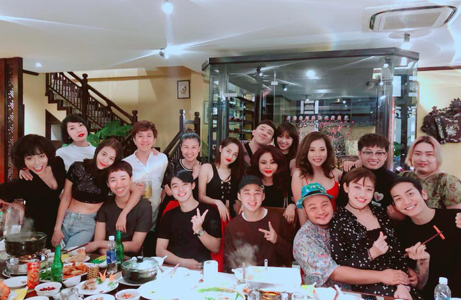 Vừa làm tiệc mừng sinh nhật cho Trấn Thành, Hari Won lại mất ngủ đăng tải dòng tâm sự khó hiểu lúc nửa đêm