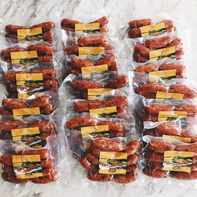 Cận Tết, dân công sở nhộn nhịp đi buôn đặc sản, mấy ngày cuối năm hốt bạc bằng cả tháng lương