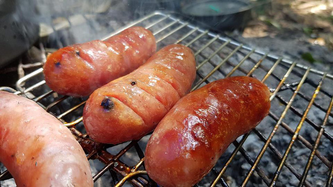 Cận Tết, dân công sở nhộn nhịp đi buôn đặc sản, mấy ngày cuối năm hốt bạc bằng cả tháng lương Cận Tết, dân công sở nhộn nhịp đi buôn đặc sản, mấy ngày cuối năm hốt bạc bằng cả tháng lương