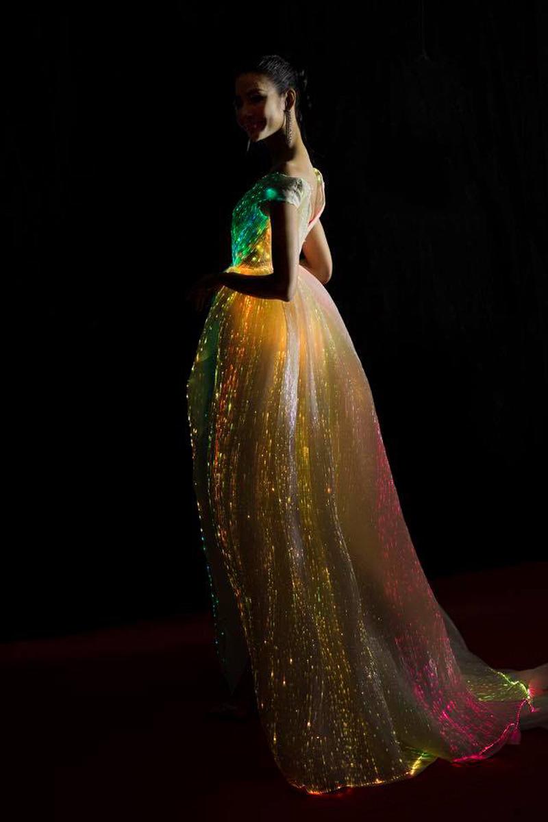 3 mỹ nhân Việt chịu chơi nhất trên thảm đỏ khi mặc váy phát sáng vừa đẹp vừa nổi!