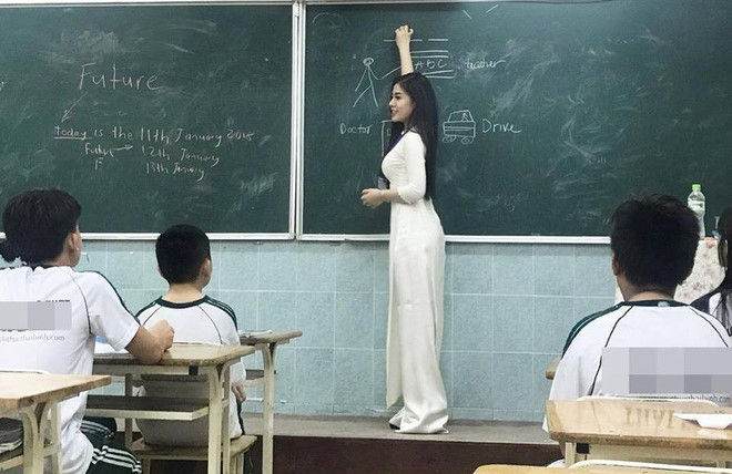 Cô giáo 9X giỏi ngoại ngữ, chơi được 4 nhạc cụ