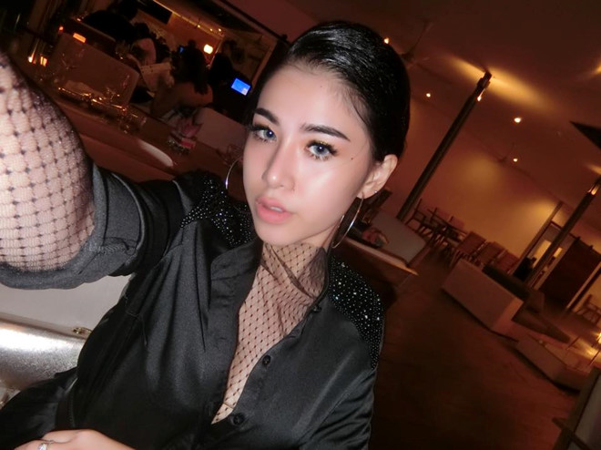 Cô giáo 9X giỏi ngoại ngữ, chơi được 4 nhạc cụ