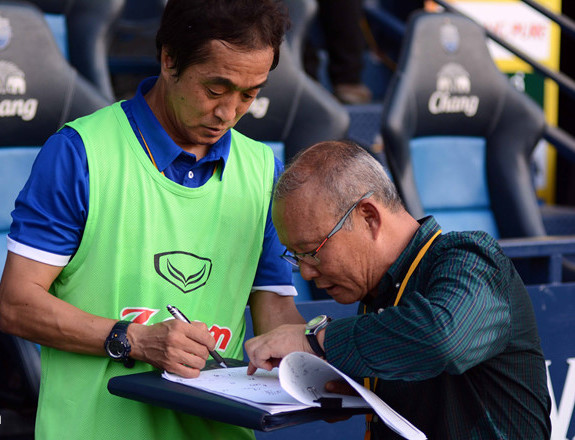 Truyền thông Hàn Quốc chào đón HLV Park Hang-seo trở về