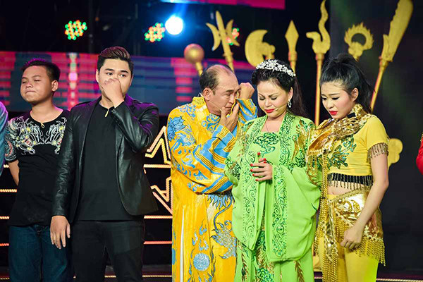 Lê Giang khủng hoảng, suy sụp khi bị nhiều người chửi rủa