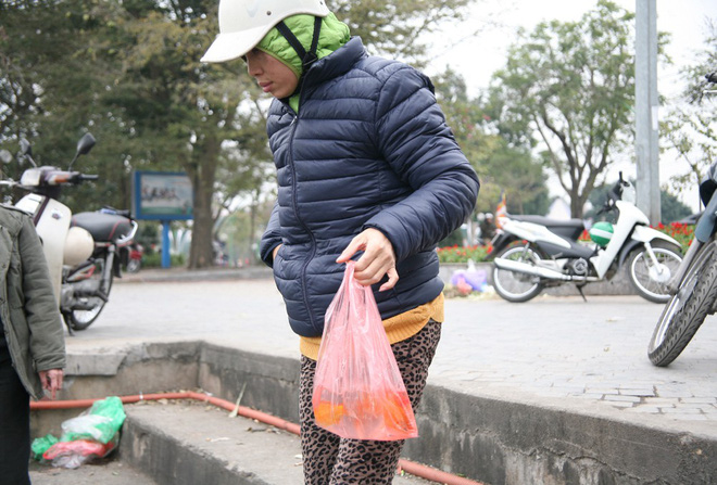 Hà Nội: Sợ đông đúc nhiều gia đình tiễn Táo Quân về trời sớm