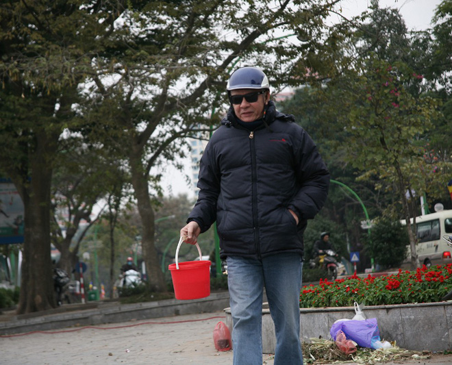 Hà Nội: Sợ đông đúc nhiều gia đình tiễn Táo Quân về trời sớm