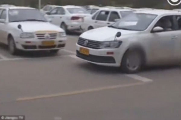 Người phụ nữ chết vì lo lắng trong khi thi lấy bằng lái xe