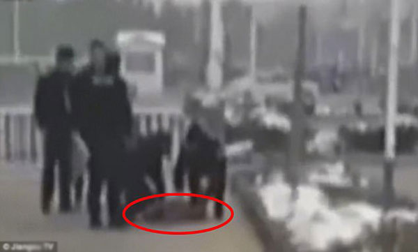 Người phụ nữ chết vì lo lắng trong khi thi lấy bằng lái xe